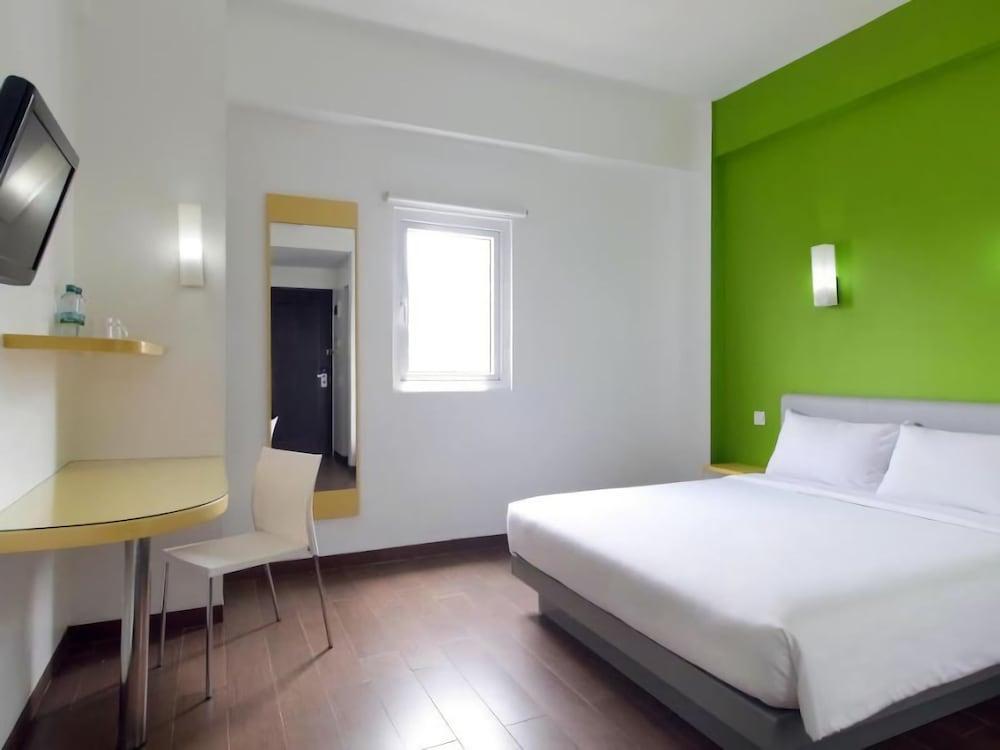 Amaris Hotel Bekasi Barat Zewnętrze zdjęcie