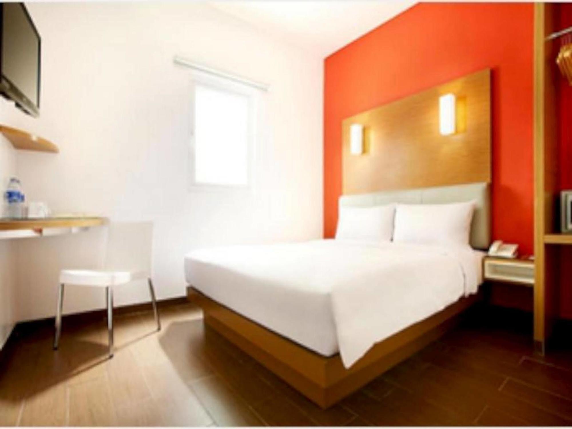 Amaris Hotel Bekasi Barat Zewnętrze zdjęcie