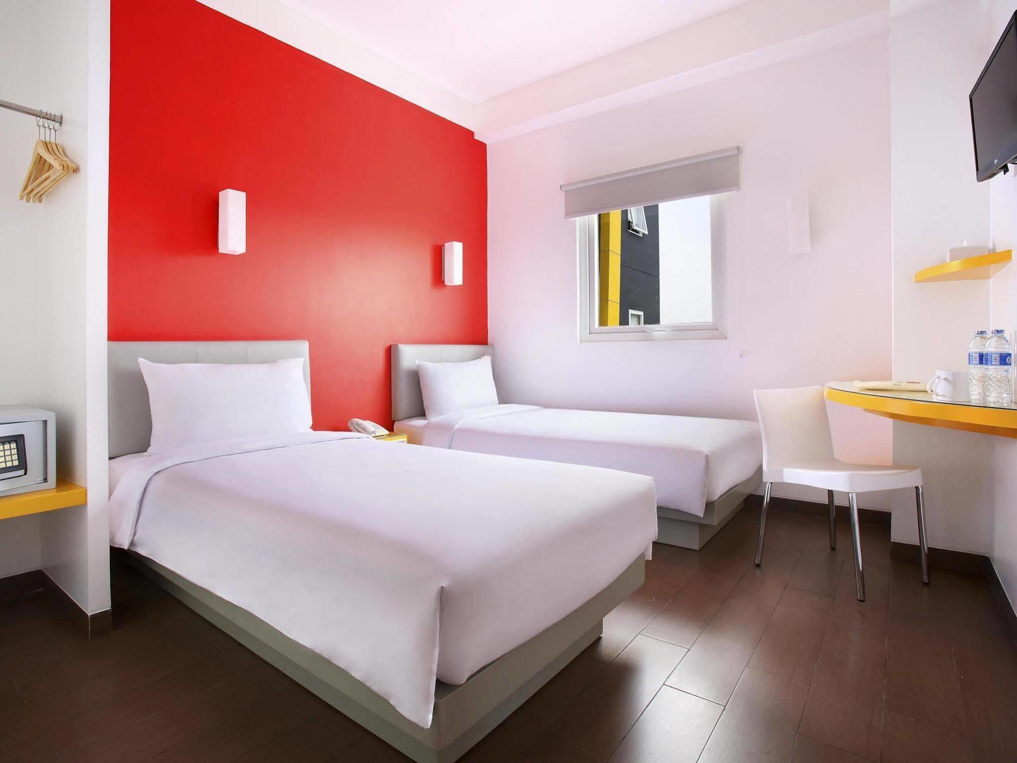 Amaris Hotel Bekasi Barat Zewnętrze zdjęcie