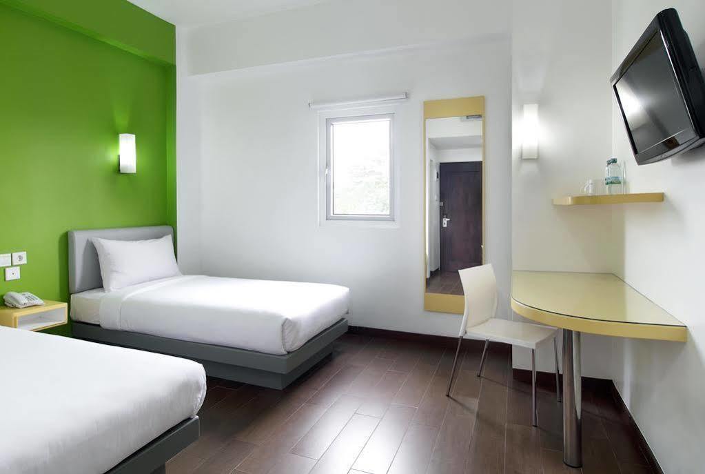 Amaris Hotel Bekasi Barat Zewnętrze zdjęcie